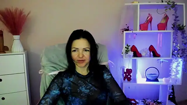 Snapshot of Mollybloom40 chatting on April 16, 2026, 6:58 am Mollybloom40 online show from April 16, 2026, 6:58 am