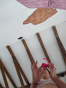 Olivia 18year old online show from October 16, 2025, 1:12 pm