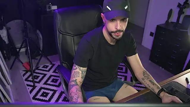 Snapshot of monsieurguitsxxx chatting on January 10, 2026, 2:52 pm monsieurguitsxxx online show from January 10, 2026, 2:52 pm