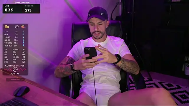 Snapshot of monsieurguitsxxx chatting on February 4, 2026, 4:35 pm monsieurguitsxxx online show from February 4, 2026, 4:35 pm