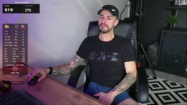 Snapshot of monsieurguitsxxx chatting on February 5, 2026, 11:15 am monsieurguitsxxx online show from February 5, 2026, 11:15 am