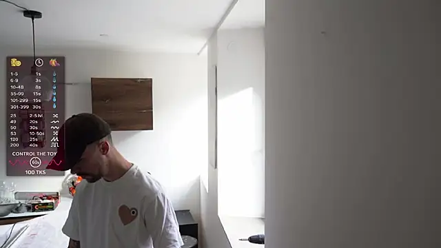 Snapshot of monsieurguitsxxx chatting on February 12, 2026, 2:56 pm monsieurguitsxxx online show from February 12, 2026, 2:56 pm