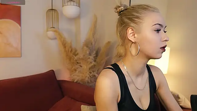 AlysiaSun  online show from April 25, 2026, 9:12 pm