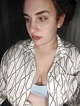 Kiki Catty online show from October 19, 2025, 7:36 pm