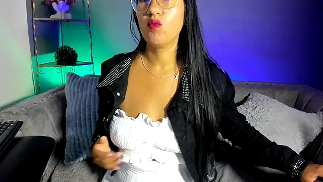 Snapshot of charlhot_ chatting on October 29, 2025, 12:40 pm charlhot online show from October 29, 2025, 12:40 pm