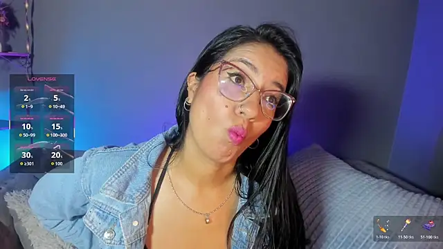 Snapshot of charlhot_ chatting on November 12, 2025, 12:38 pm charlhot online show from November 12, 2025, 12:38 pm