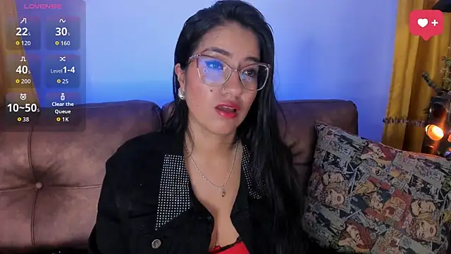 Snapshot of charlhot_ chatting on November 22, 2025, 12:37 pm charlhot online show from November 22, 2025, 12:37 pm