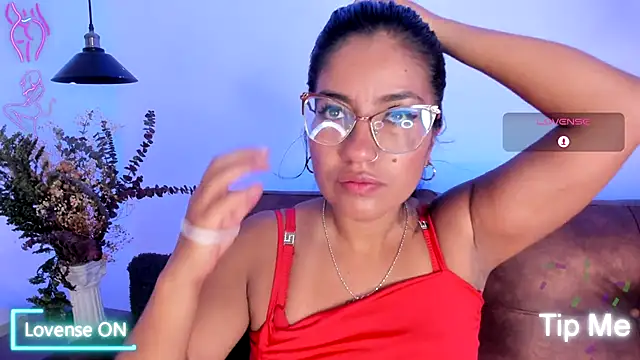 Snapshot of charlhot_ chatting on November 26, 2025, 12:39 pm charlhot online show from November 26, 2025, 12:39 pm