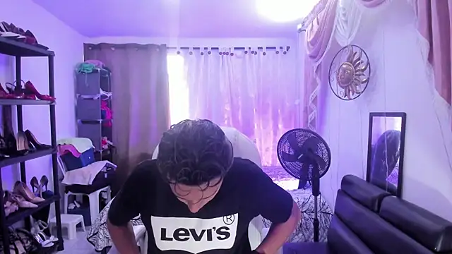 Snapshot of Hayden_Boy_ chatting on December 5, 2025, 7:21 pm Hayden Boy online show from December 5, 2025, 7:21 pm