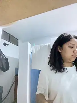 Techi0525 online show from April 6, 2026, 1:12 pm