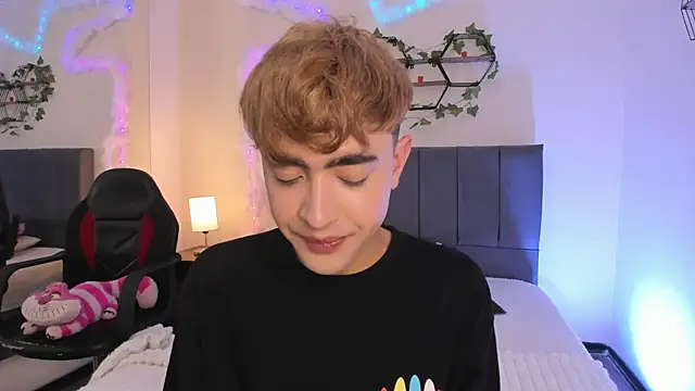 JustinCastiblanco online show from November 29, 2025, 11:24 am