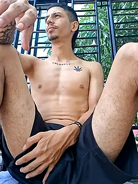 Snapshot of Luciferinthestreet chatting on October 22, 2025, 2:06 pm Luciferinthestreet online show from October 22, 2025, 2:06 pm