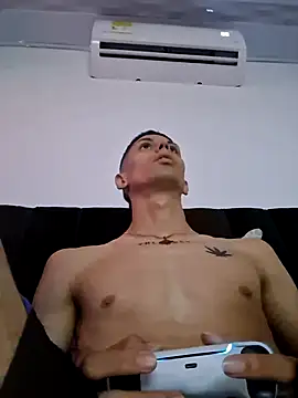 Snapshot of Luciferinthestreet chatting on November 9, 2025, 2:59 pm Luciferinthestreet online show from November 9, 2025, 2:59 pm