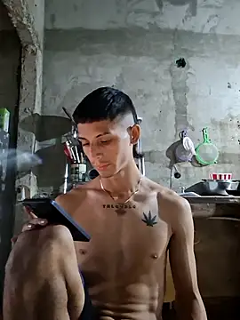 Snapshot of Luciferinthestreet chatting on November 11, 2025, 10:21 pm Luciferinthestreet online show from November 11, 2025, 10:21 pm