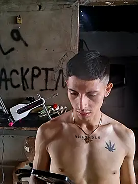 Snapshot of Luciferinthestreet chatting on November 12, 2025, 8:30 pm Luciferinthestreet online show from November 12, 2025, 8:30 pm