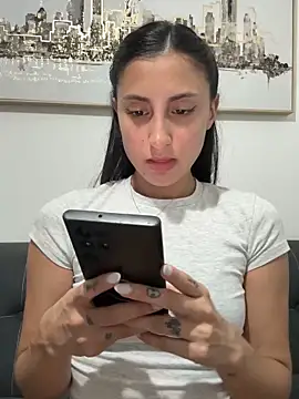 Snapshot of itsmiasofia chatting on March 14, 2026, 2:50 am itsmiasofia online show from March 14, 2026, 2:50 am
