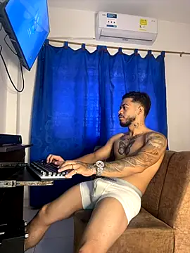 Kylian Alessandro online show from November 30, 2025, 4:33 pm