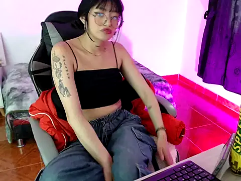 Isabella  666 online show from November 4, 2025, 4:06 pm