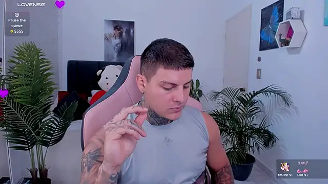 dirty boy0 online show from October 17, 2025, 4:53 pm