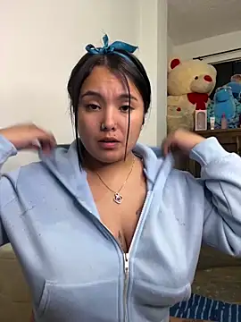 Snapshot of Mellani_luod chatting on April 25, 2026, 3:31 am Mellani luod online show from April 25, 2026, 3:31 am