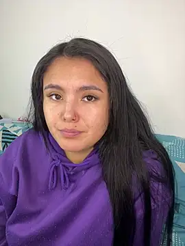 Snapshot of Mellani_luod chatting on June 25, 2026, 3:28 am Mellani luod online show from June 25, 2026, 3:28 am