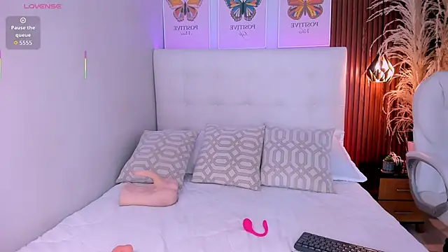 Snapshot of susie_thomsonn chatting on January 14, 2026, 1:22 am susie thomsonn online show from January 14, 2026, 1:22 am