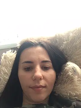 oliviya mur online show from October 27, 2025, 11:25 am