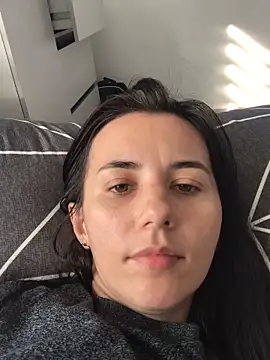 oliviya mur online show from November 1, 2025, 11:12 am