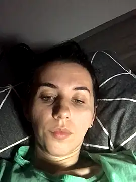 oliviya mur online show from November 1, 2025, 11:29 pm