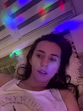 oliviya mur online show from November 23, 2025, 4:18 pm