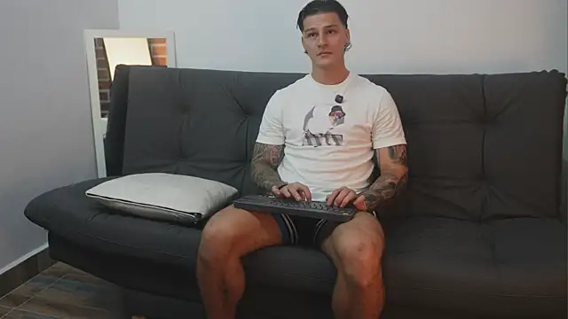 Dominick walker online show from October 31, 2025, 11:39 pm