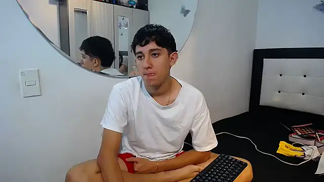 Snapshot of Dravith_Valery chatting on November 19, 2025, 4:12 am Dravith Valery online show from November 19, 2025, 4:12 am