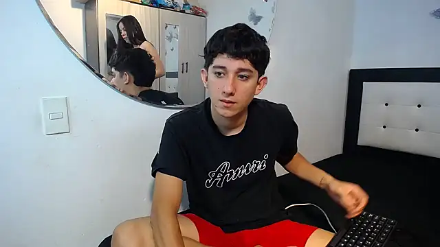 Snapshot of Dravith_Valery chatting on November 27, 2025, 6:37 am Dravith Valery online show from November 27, 2025, 6:37 am