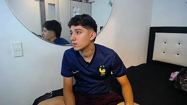 Snapshot of Dravith_Valery chatting on December 3, 2025, 4:31 am Dravith Valery online show from December 3, 2025, 4:31 am