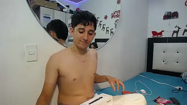 Snapshot of Dravith_Valery chatting on December 14, 2025, 2:06 am Dravith Valery online show from December 14, 2025, 2:06 am