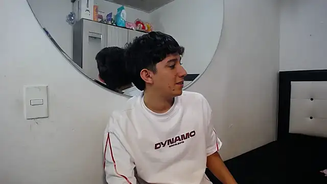 Snapshot of Dravith_Valery chatting on February 7, 2026, 11:52 pm Dravith Valery online show from February 7, 2026, 11:52 pm