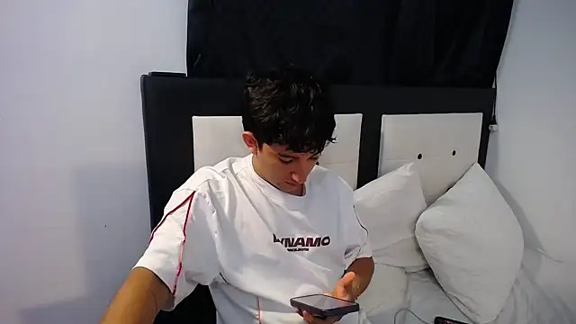 Snapshot of Dravith_Valery chatting on February 16, 2026, 3:57 am Dravith Valery online show from February 16, 2026, 3:57 am