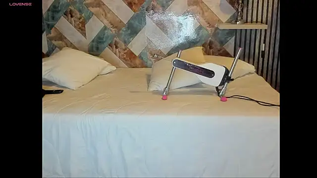 Diosadelchat online show from October 28, 2025, 3:32 am