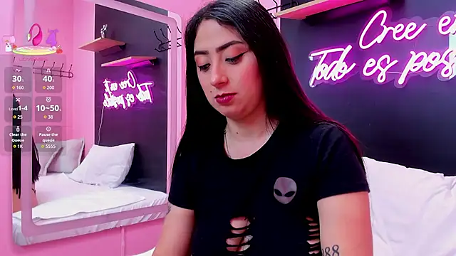 Snapshot of JuliethCruz_ chatting on January 9, 2026, 8:10 pm JuliethCruz online show from January 9, 2026, 8:10 pm