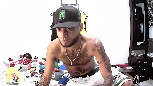 AXionX online show from November 12, 2025, 10:48 am