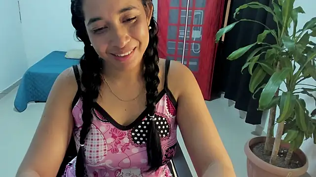 Snapshot of Kruela chatting on November 27, 2025, 9:28 pm Kruela online show from November 27, 2025, 9:28 pm