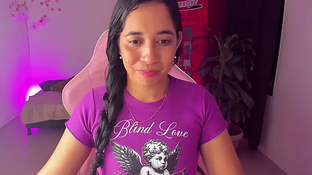 Snapshot of Kruela chatting on December 1, 2025, 1:10 am Kruela online show from December 1, 2025, 1:10 am