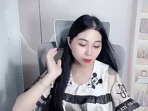 Lilybelle-e online show from October 21, 2025, 1:06 am