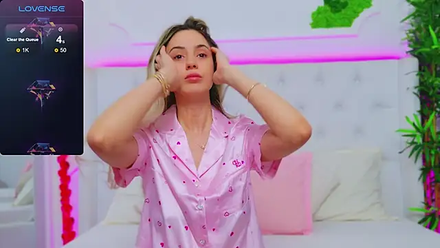 AriannaSins online show from February 12, 2025, 1:27 pm