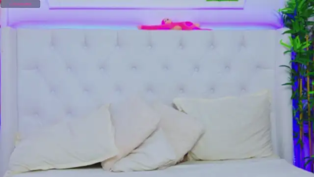 AriannaSins online show from February 25, 2025, 1:17 pm