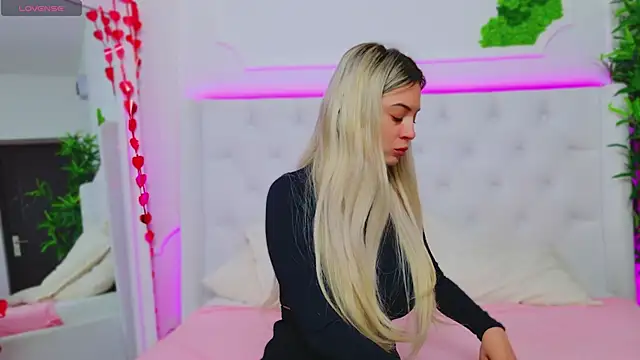 AriannaSins online show from February 28, 2025, 1:14 pm