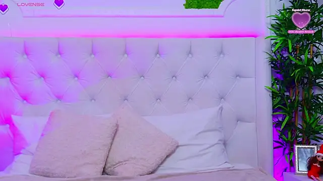 AriannaSins online show from December 22, 2025, 1:19 pm