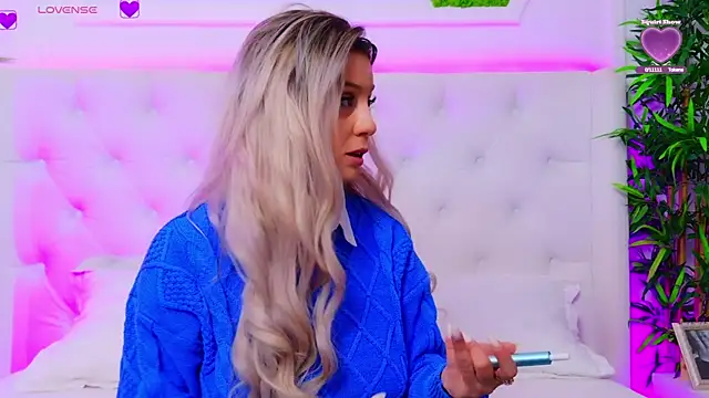 AriannaSins online show from January 14, 2026, 1:39 pm