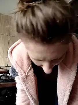 SandyCassie online show from December 20, 2025, 7:37 am