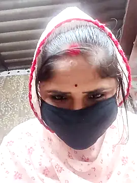 Rajni chauhan online show from November 27, 2025, 3:47 pm